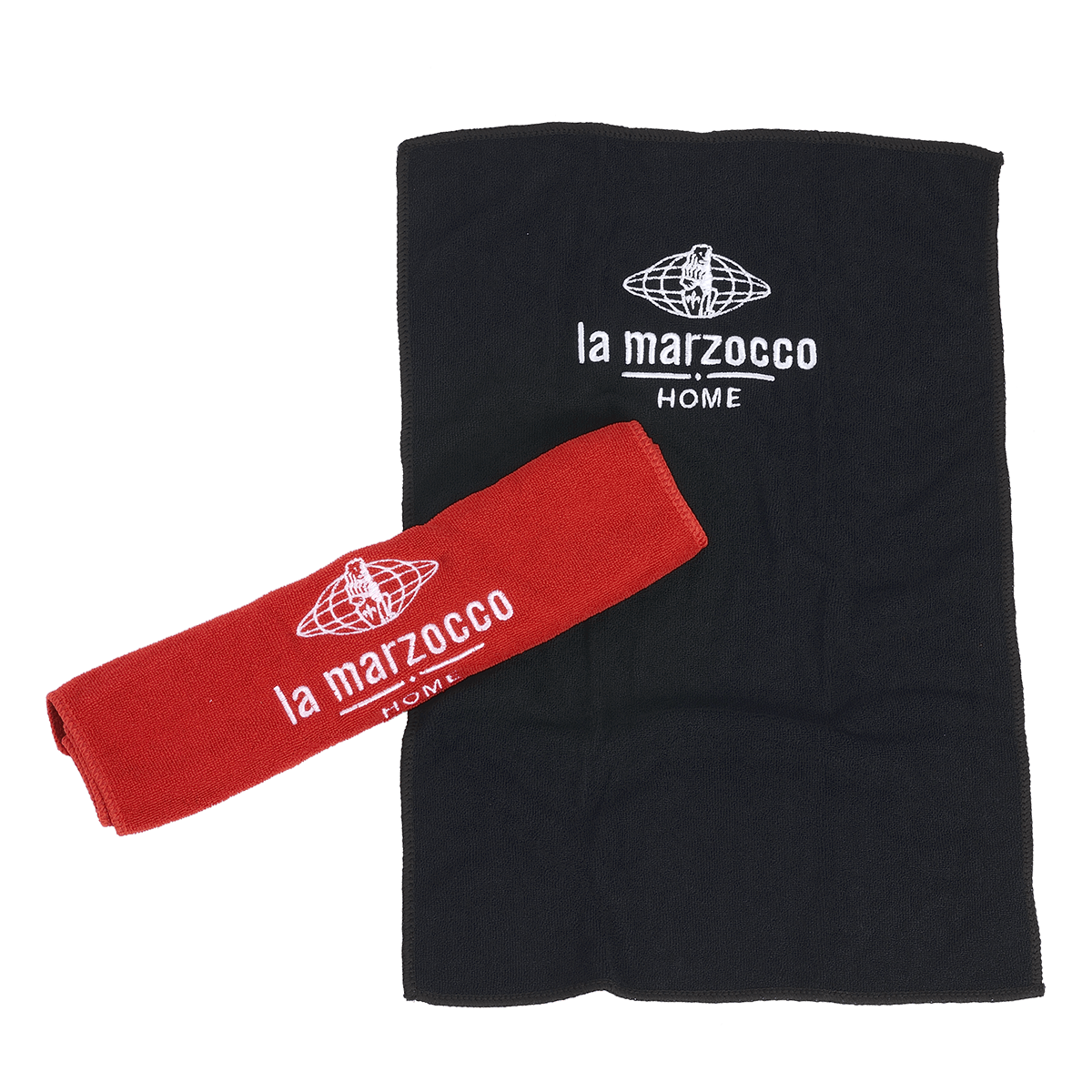 Baristatücher-Set von La Marzocco Home, bestehend aus einem schwarzen und einem roten Tuch mit gesticktem Logo – ideal zum Reinigen von Siebträgern, Dampflanzen und Arbeitsflächen in der Kaffeebar.