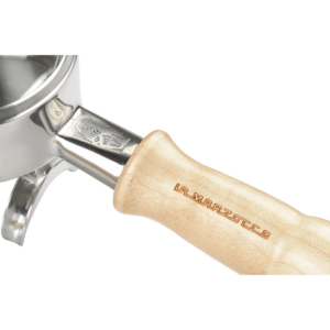 Siebträger mit edlem Holzgriff und La Marzocco Gravur – ein hochwertiges Barista Tool für den Einsatz an professionellen Espressomaschinen. Das Zubehör vereint Ergonomie und Design und ist optimal für präzise Kaffeezubereitung im Café-Equipment oder in der Gastronomie.