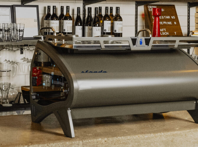 La Marzocco Strada X in einer Bar