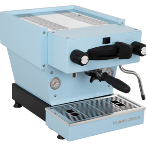 La Marzocco Linea Mini in Babyblau – leistungsfähige Espressomaschine mit professioneller Ausstattung, ideal für den Einsatz im Café oder in der heimischen Küche. Kompaktes Format trifft auf markantes Design