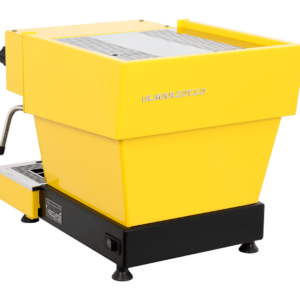 La Marzocco Linea Mini in Gelb – Rückansicht der kompakten Siebträgermaschine für Gastronomie und Zuhause, mit klarer Formgebung, hochwertiger Verarbeitung und auffälligem Farbakzent