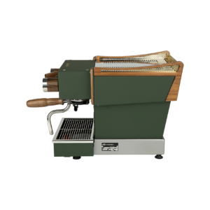 La Marzocco Kaffeemaschine in Grün mit Holzelementen – Seitenansicht der handgefertigten Siebträgermaschine aus Italien