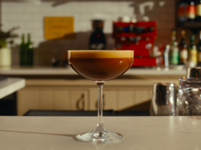 Perfekten Espresso Martini machen