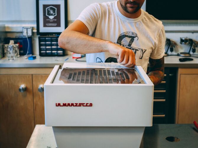 La Marzocco Siebträgermaschine reinigen