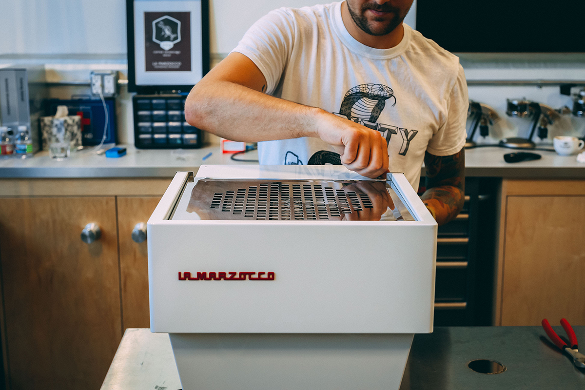 La Marzocco Siebträgermaschine reinigen